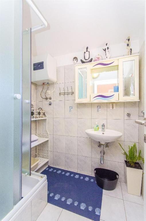 Apartments Nives โตรกีร์ ภายนอก รูปภาพ
