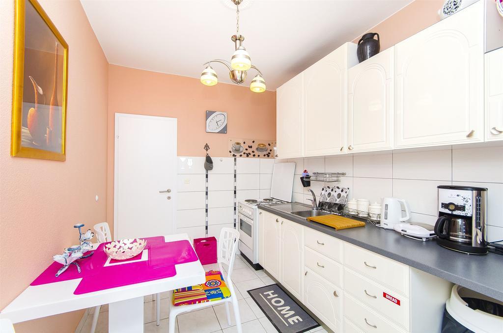Apartments Nives โตรกีร์ ภายนอก รูปภาพ